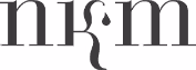 Stilisierte Buchstaben 'nkm' in schwarzer Serifenschrift.